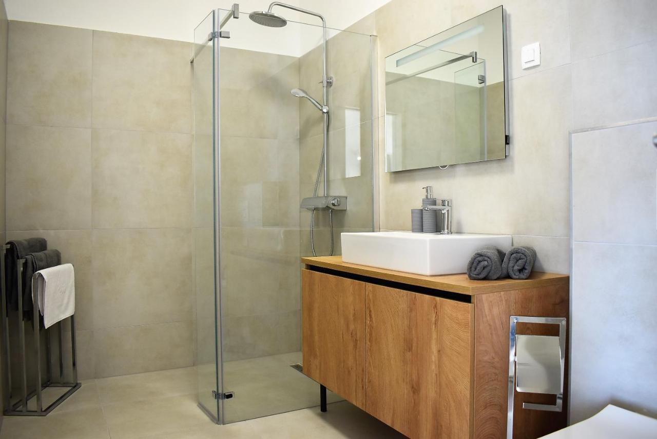 Banjol Apartment Aci Marina Rab מראה חיצוני תמונה